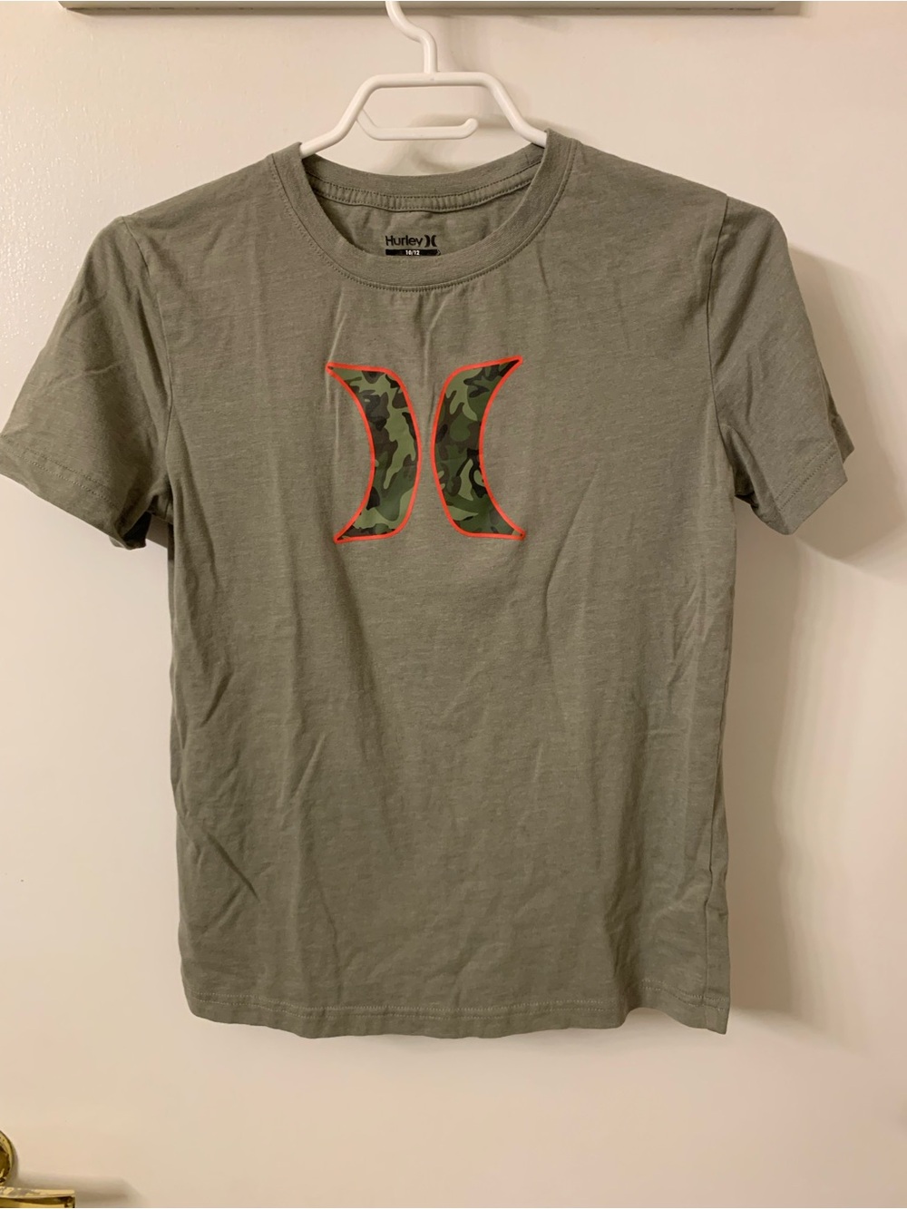Hurley Olive Green Short Sleeve Tee with Camo Logo and Orange Trim